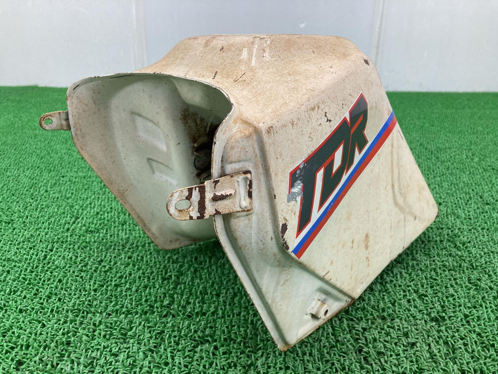TDR50 タンク 白 3FY ヤマハ 純正 中古 バイク 部品 激レア TDR80 コケキズ無し 穴あき無し 修復素材やペイント素材に 車検 Genuine