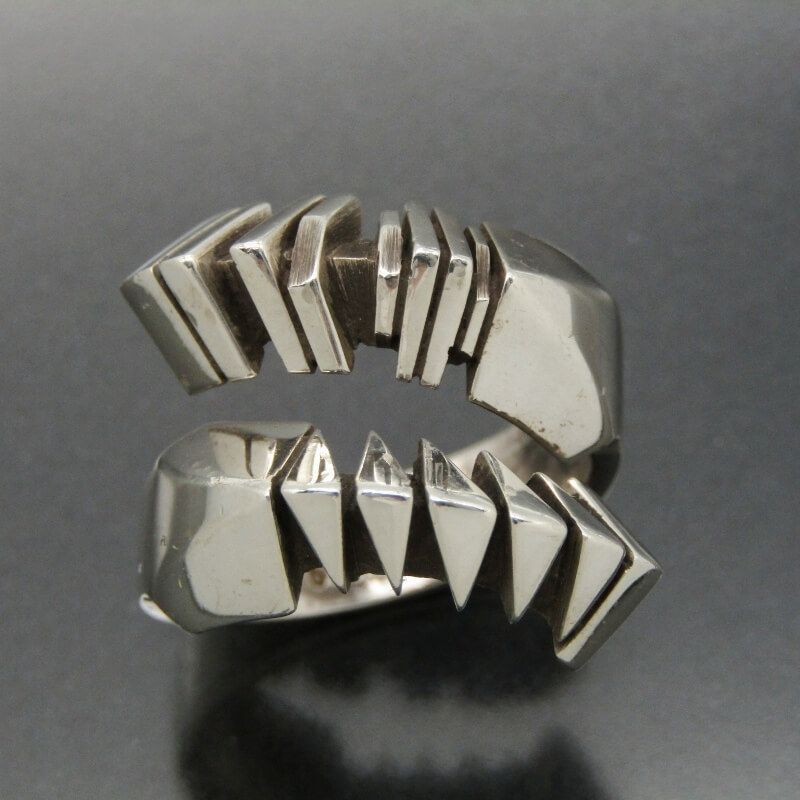 ISAIAH ORTIZ TRIANGLE BANGLE – grandguignol