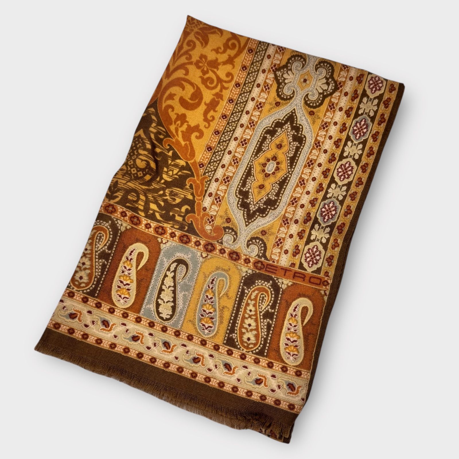 【極美品】ETRO ショール 135×135 ペイズリー ウール70 シルク30 極美品！ETRO エトロ ペイズリー柄 ストール スカーフ ショール
