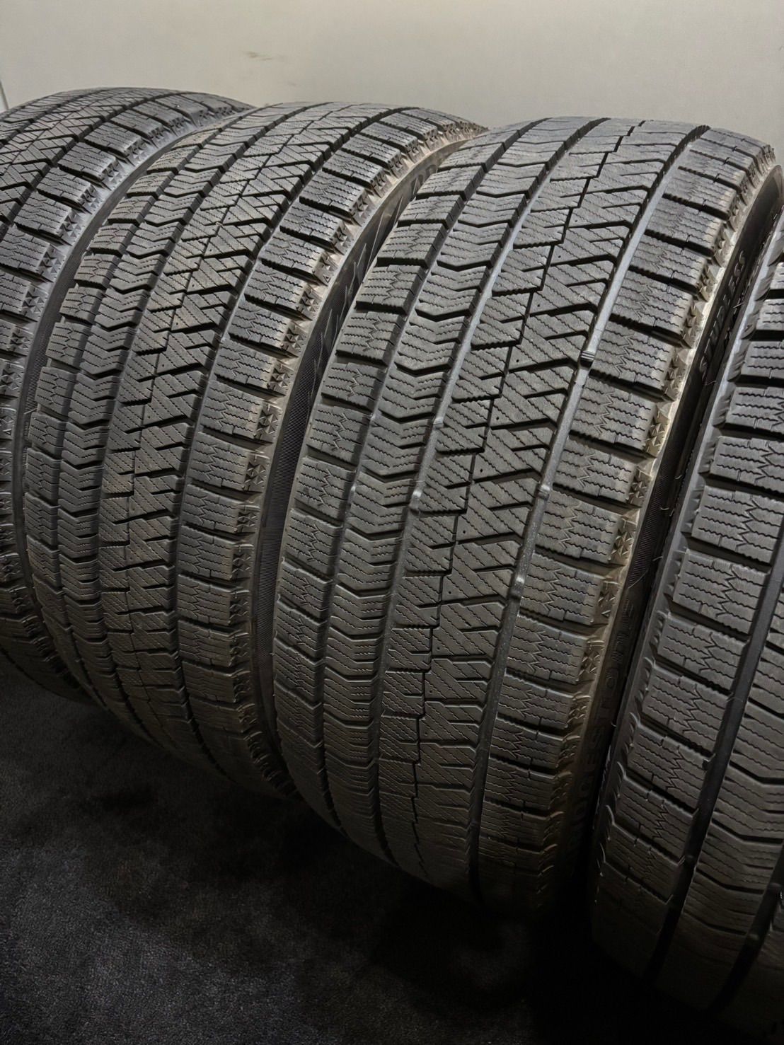 225 40R18 BRIDGESTONE VRX2 19年製 スタッドレス 4本 ブリヂストン ブリザック 南4-K237