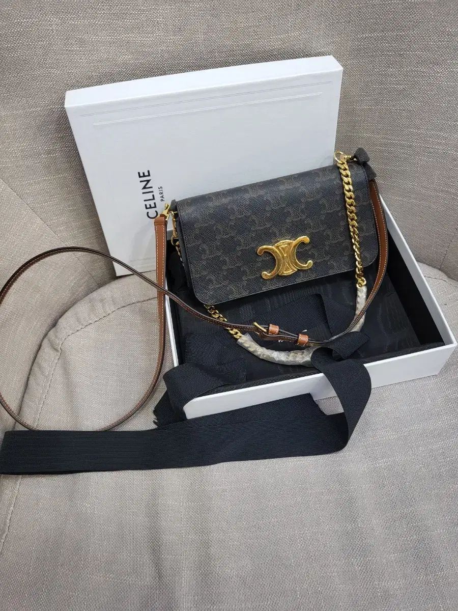 Celine マルチポシェット