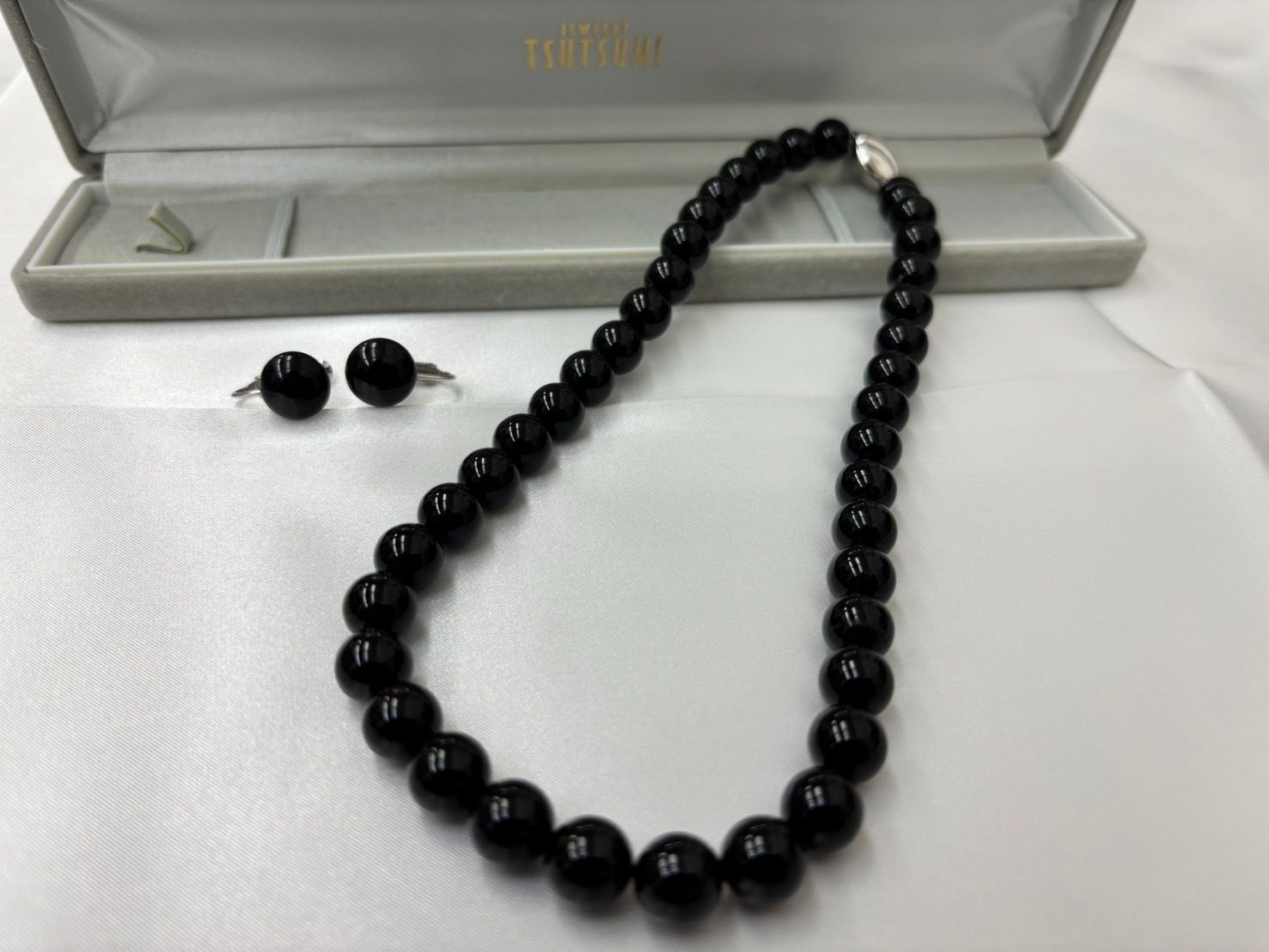 N 243 パールネックレス イヤリング セット売り 黒真珠 冠婚葬祭
