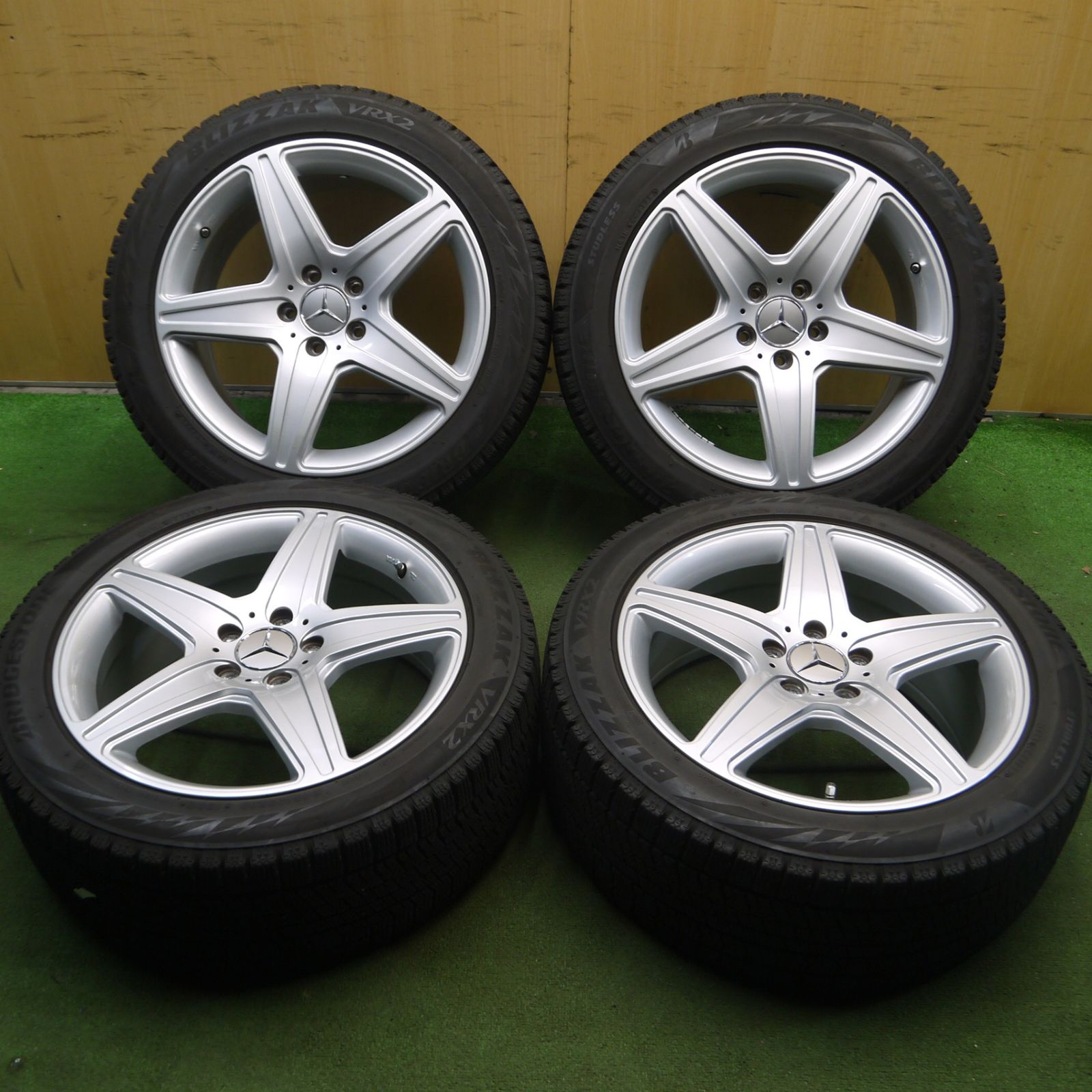 送料無料*バリ溝！キレイ！9分☆ベンツ 等 AGA 245/45R18 スタッドレス 