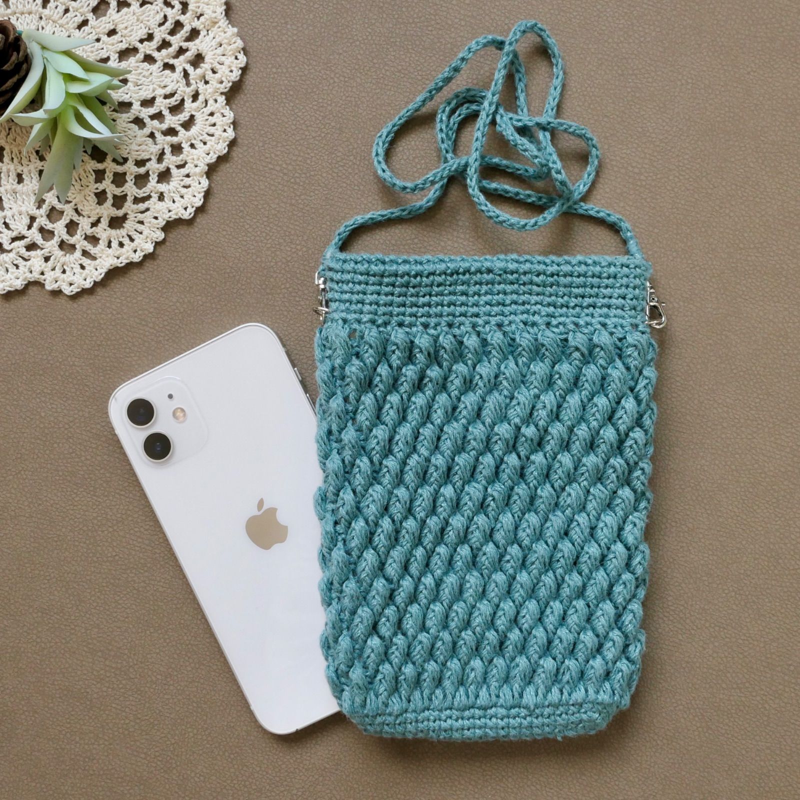 ぽこぽこ編みスマホショルダー リネンブルー かぎ針編みポシェット
