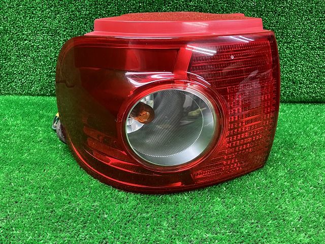 ダイハツ L350S/L360S タント 左テールレンズ 4983A 241204219