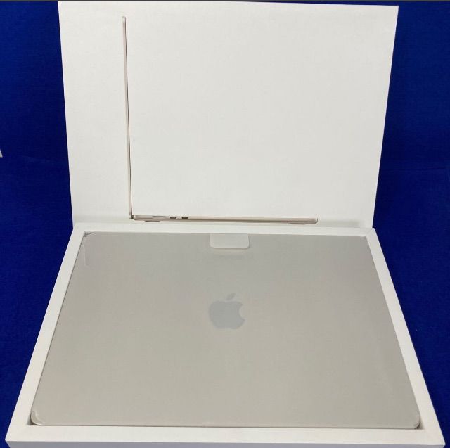 MacBook Air スターライト ［MQKU3J/A］ SSD256GB メモリ8GB M2 15