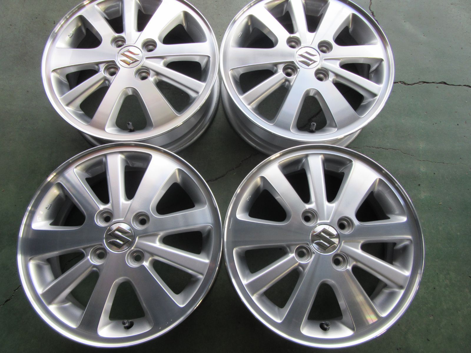 送料込み！ 新車外し スズキ エブリー純正 14インチ 4.5J 100 4H +50