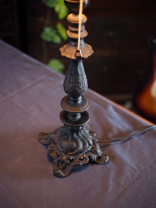 鉄脚の電気スタンド 昭和後期