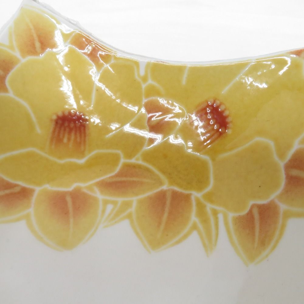早割クーポン！ 宮本雅夫 九谷焼 四方鉢 美品 骨董・民芸品 共箱付 黄地紅彩椿文 その他
