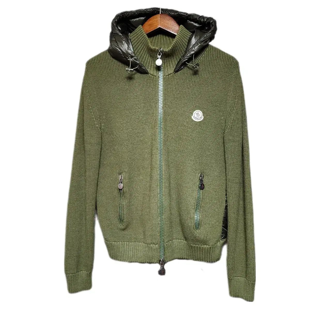 MONCLER（ダウンジャケット ・ グリーン・カーキ/緑色系）の