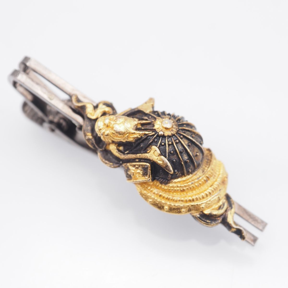 G553 ヴィンテージ ネクタイピン 兜 武将 ゴールド デザイン タイバー