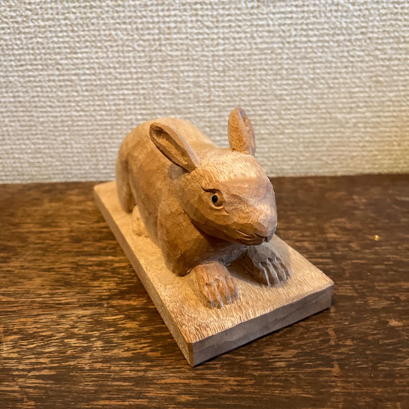 人気定番，得価 うさぎの置物 彫刻 来年の干支卯年 兎 木彫り手彫り