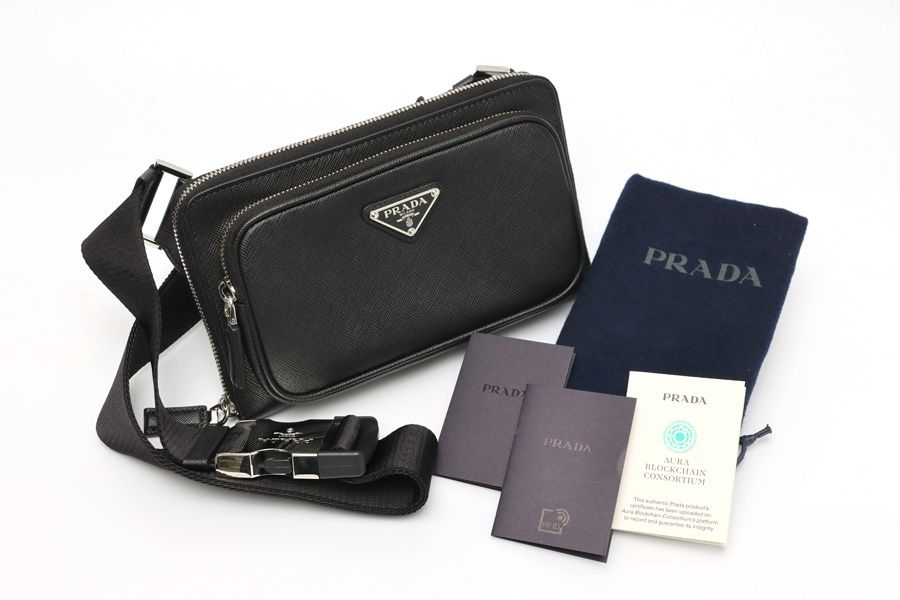 【現行品】PRADA ボディバッグ サフィアーノレザー 2VH156 早い者勝ち PRADA - プラダ PRADA ウエストバッグ ボディバッグ バッグ