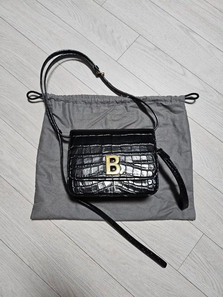 BALENCIAGA バレンシアガ B ミニ ブラック
