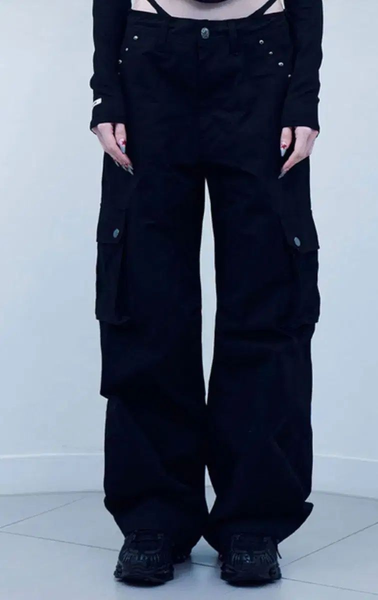 Hillda Back Logo Cargo Pants