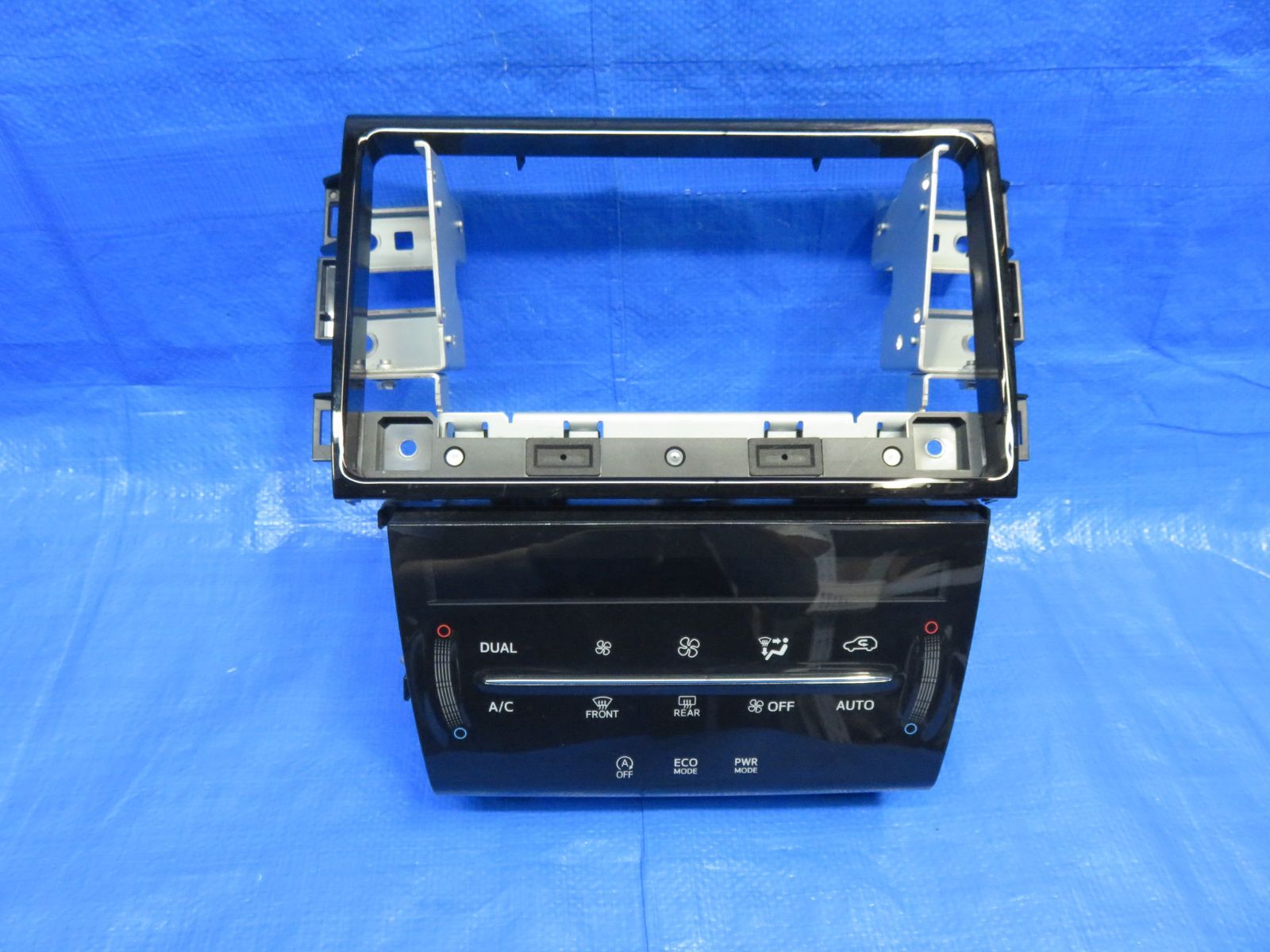 LA4344*ハリアー60系 ZSU65W ZSU60W ９インチナビパネル９型 エアコンスイッチAC