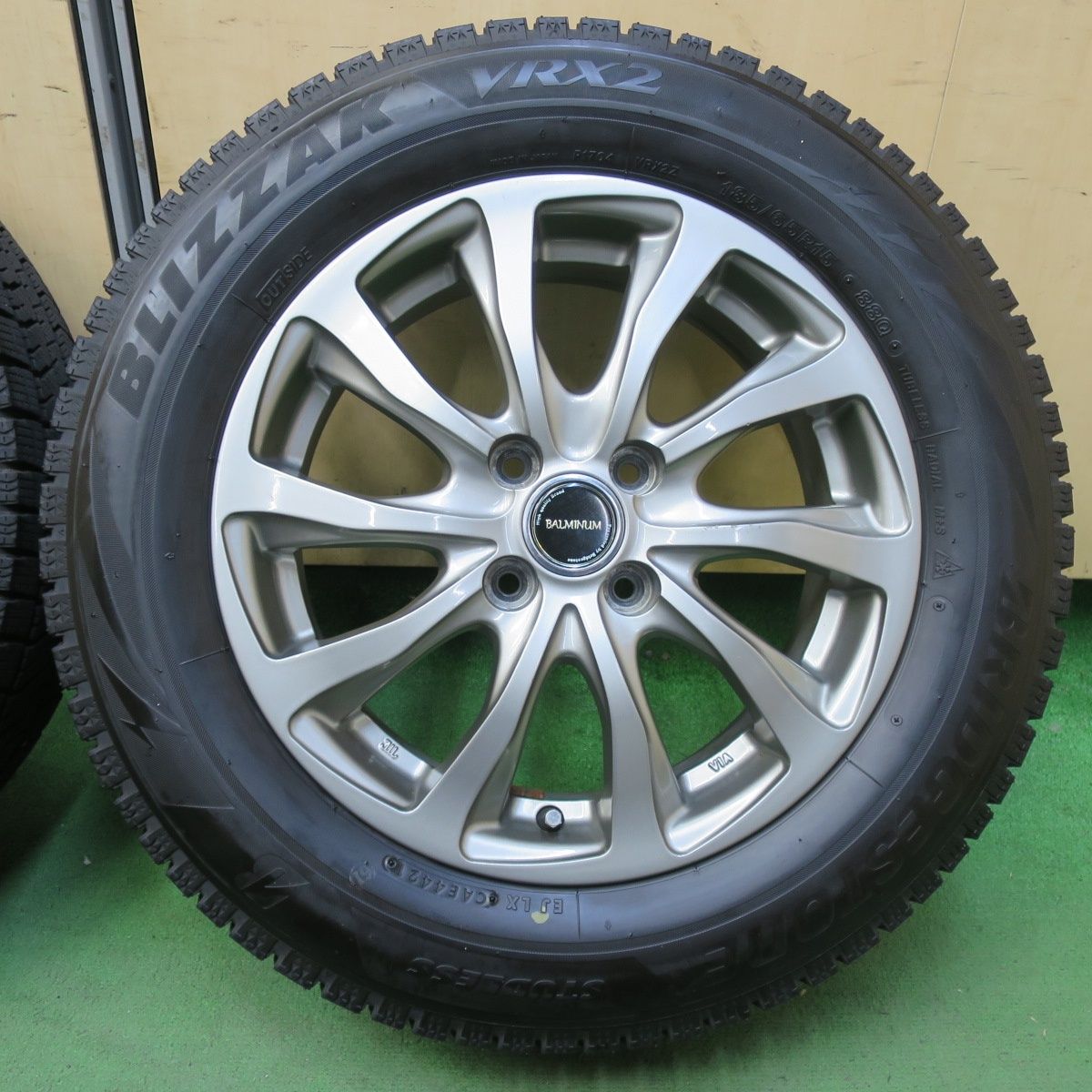 完全売切 ブリヂストン製 BALMINUM バルミナ GR6 15x5.5J +45 4H/100 アクア、カローラフィールダー、ヴィッツ、フィット、ノート等に アルミホイール単品4本価格17インチBRIDGESTONE