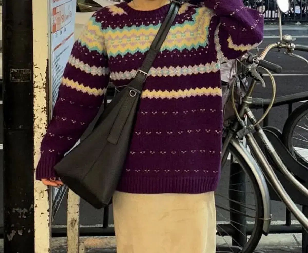 ダークブラウン