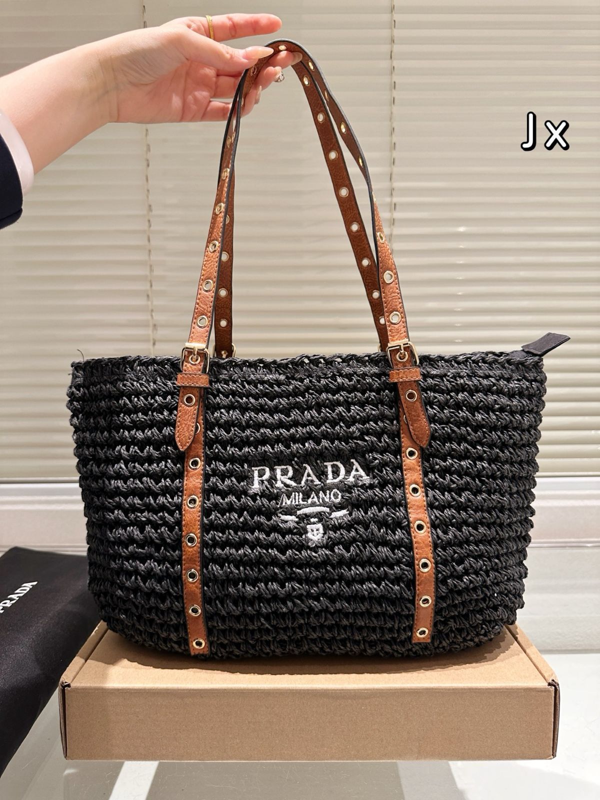 今日特価】Prada Raffia Shopping Bag 35cm / プラダ ラフィア