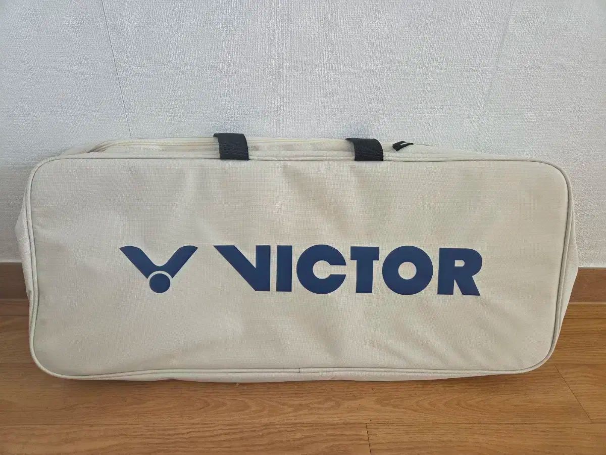 VICTOR バドミントンバッグ ホワイト VICTOR バドミントンバッグ ホワイト VICTOR バドミントンバッグ