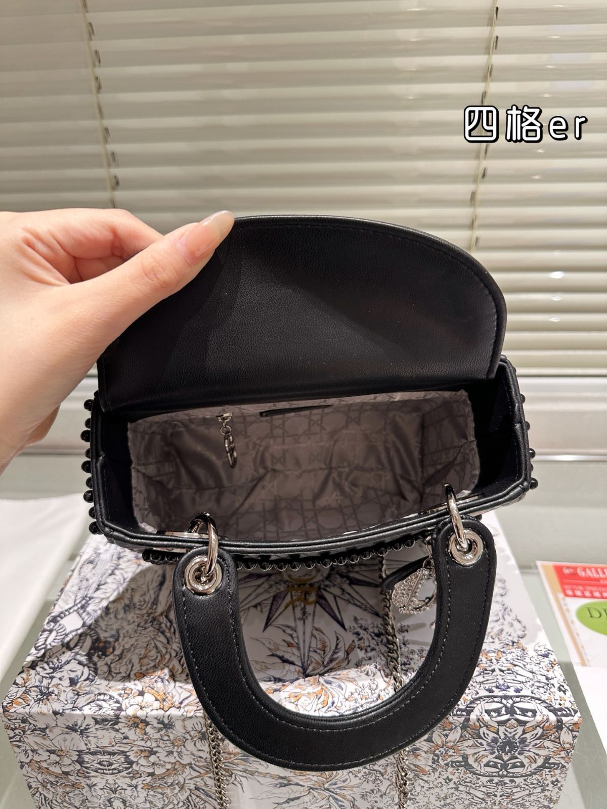 新品未使用袋付ノベルティDiorディオール2色お箸セット6本ギフトバッグ付送料無 Christian Dior - 新品☆Dior ディオール 2023 ホリデー限定