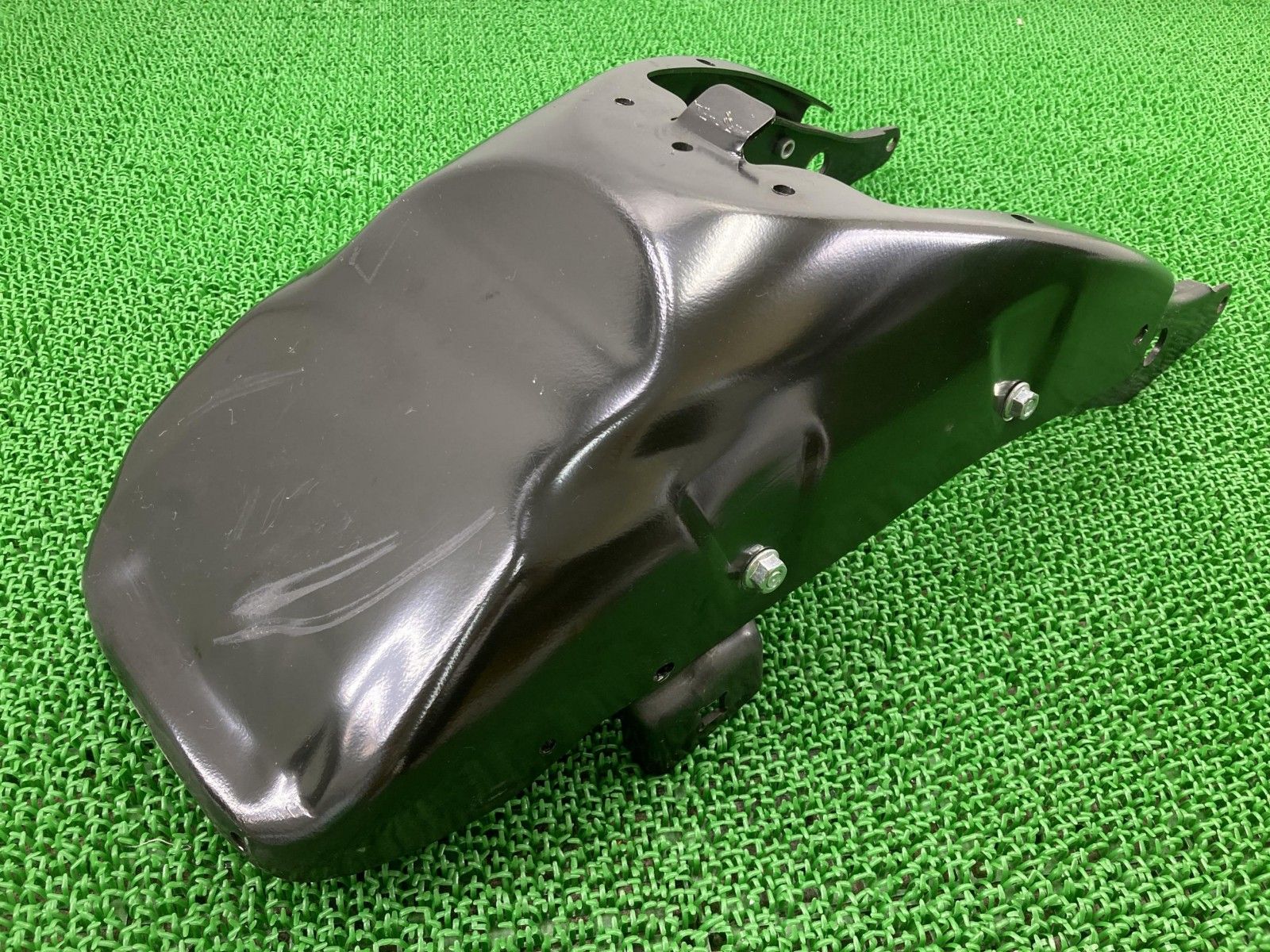 VRSCA1130 インナーリアフェンダー ハーレー 純正 V-ROD 02年～06年 フェンダーステー ブラケット 曲がり無し 品薄 【中古】 41 VRSCA1130 インナーリアフェンダー ハーレー 純正 バイク 部品 V-ROD