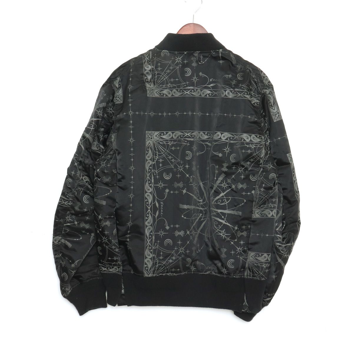 【美品】Sacai 、Dr.Woo バンダナプリント ジャケットMA-1 sacai × Dr.Woo】 バンダナプリントブルゾンが入荷しました