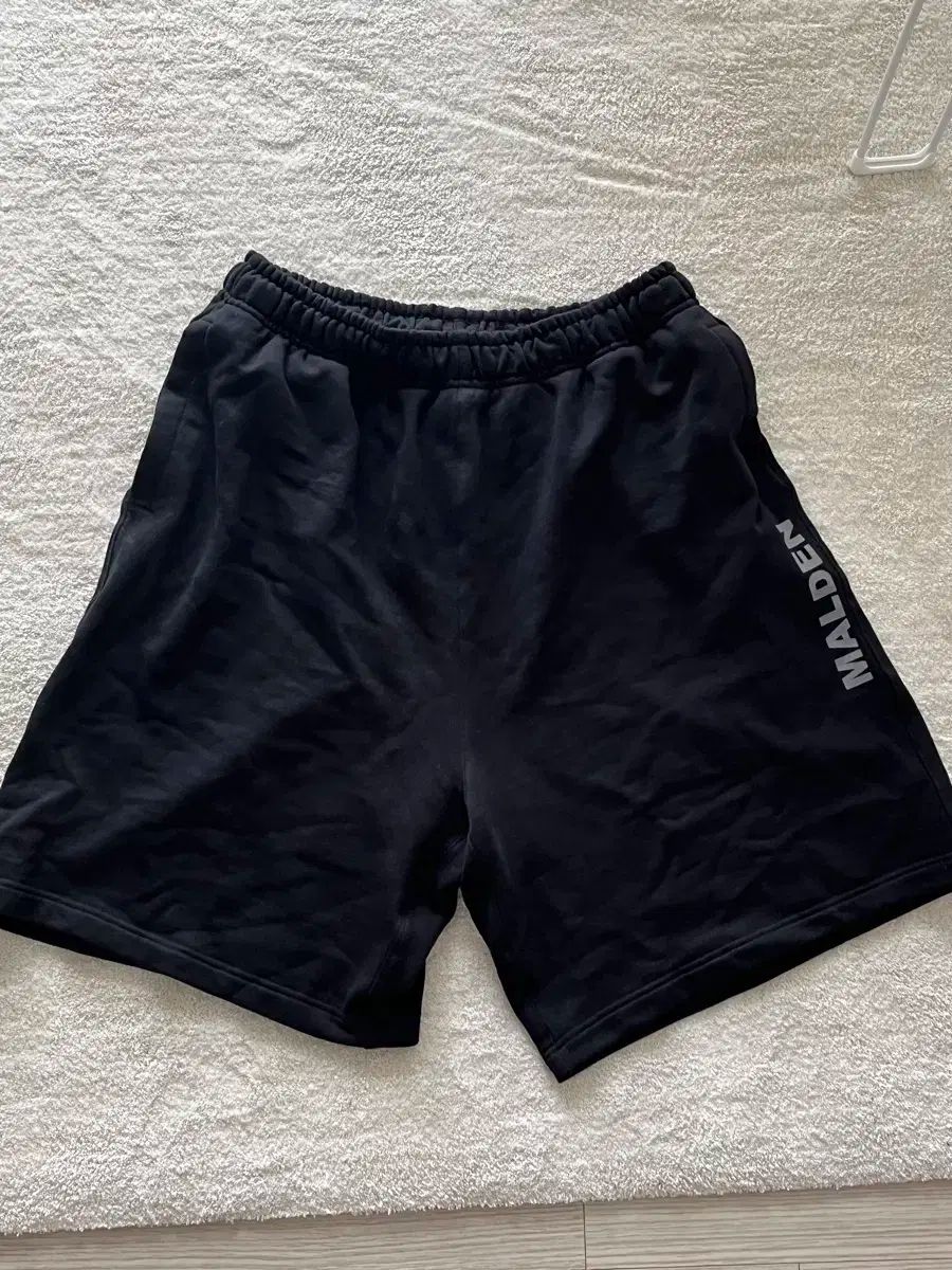 新品 モールデン バミューダパンツ XL