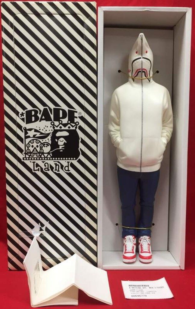 NOWHERE TERIYAKI SOURCE BAPE LAND シャークパーカー フィギュア 白
