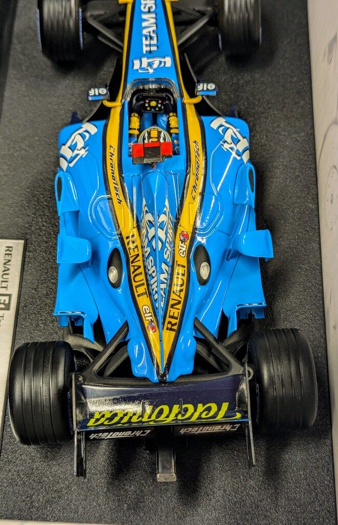 MATTEL 1/18 HOT WHEELS RACING RENAULT F1 Team 2006 R26 F