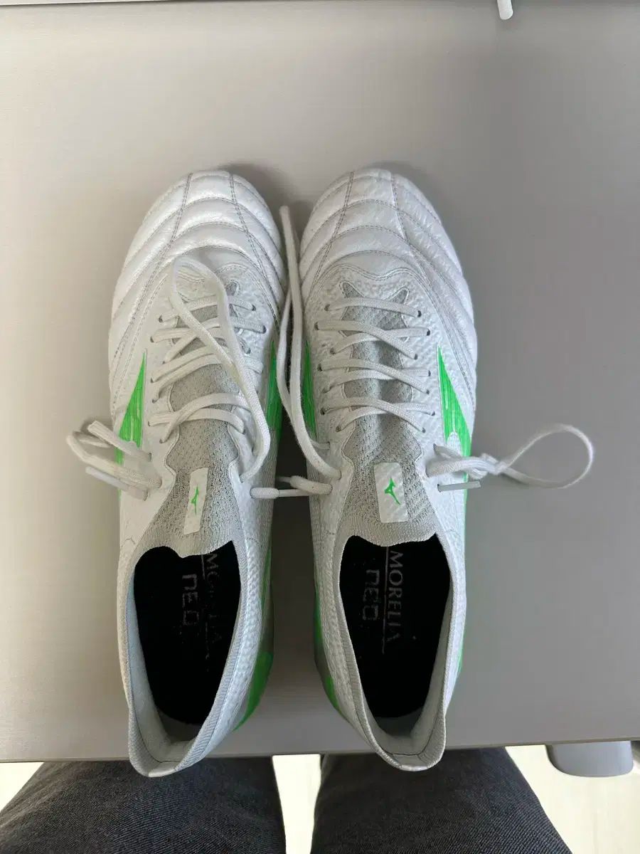 Mizuno ミズノ モレリア NEO₍ネオ サッカーシューズ ホワイト|グリーン