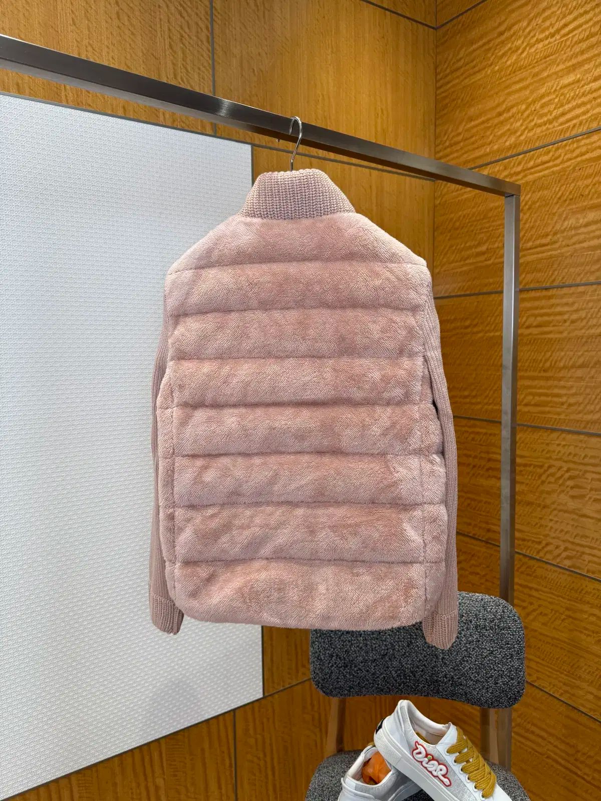MONCLER(モンクレール) ユニセックス カジュアル ロゴ ピンク
