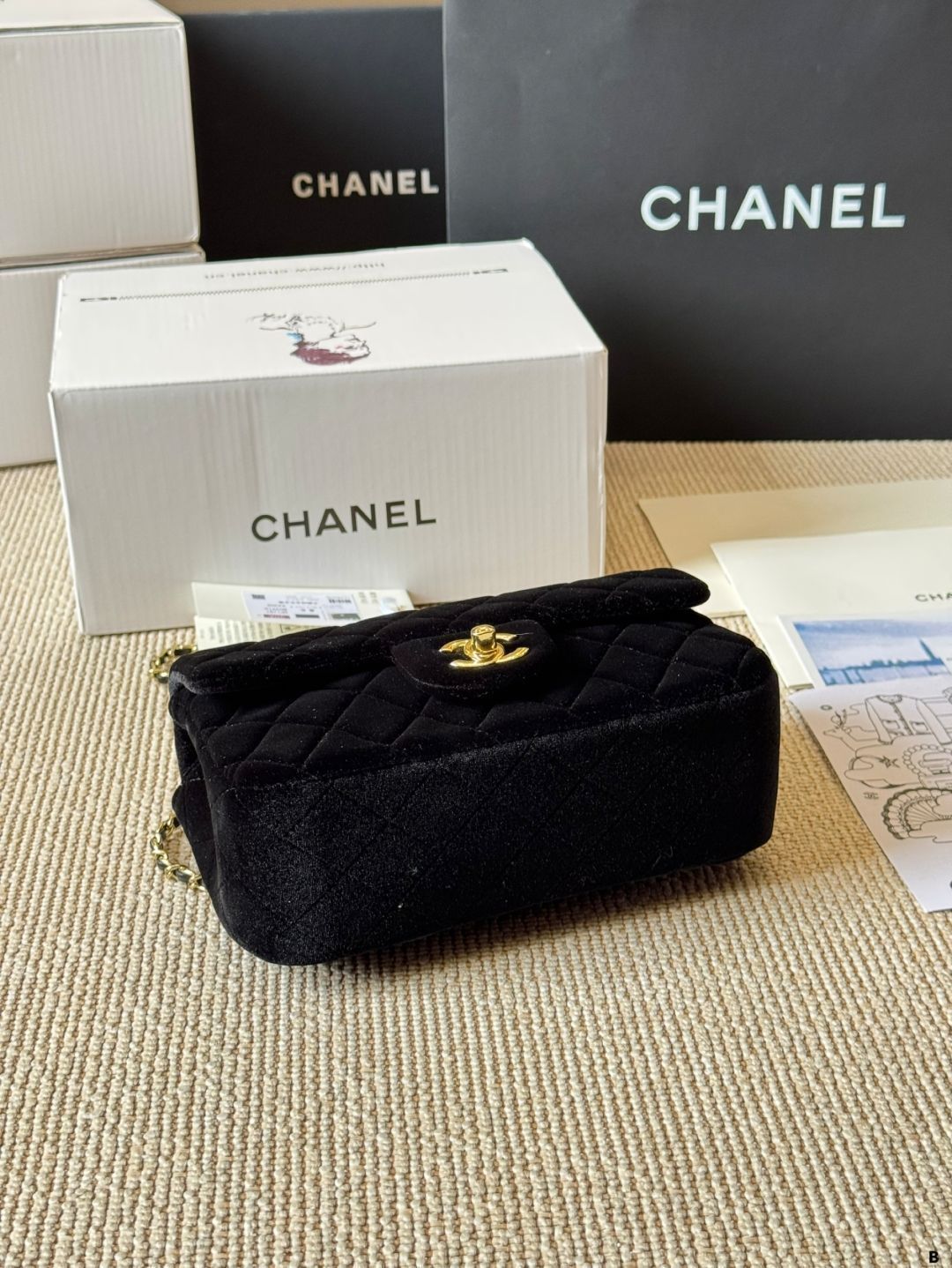 24SS◆送料込【CHANEL】ヘッドバンド ベルベット 黒 AAA130 美品】シャネル フラットパンプス ライオンエンブレム