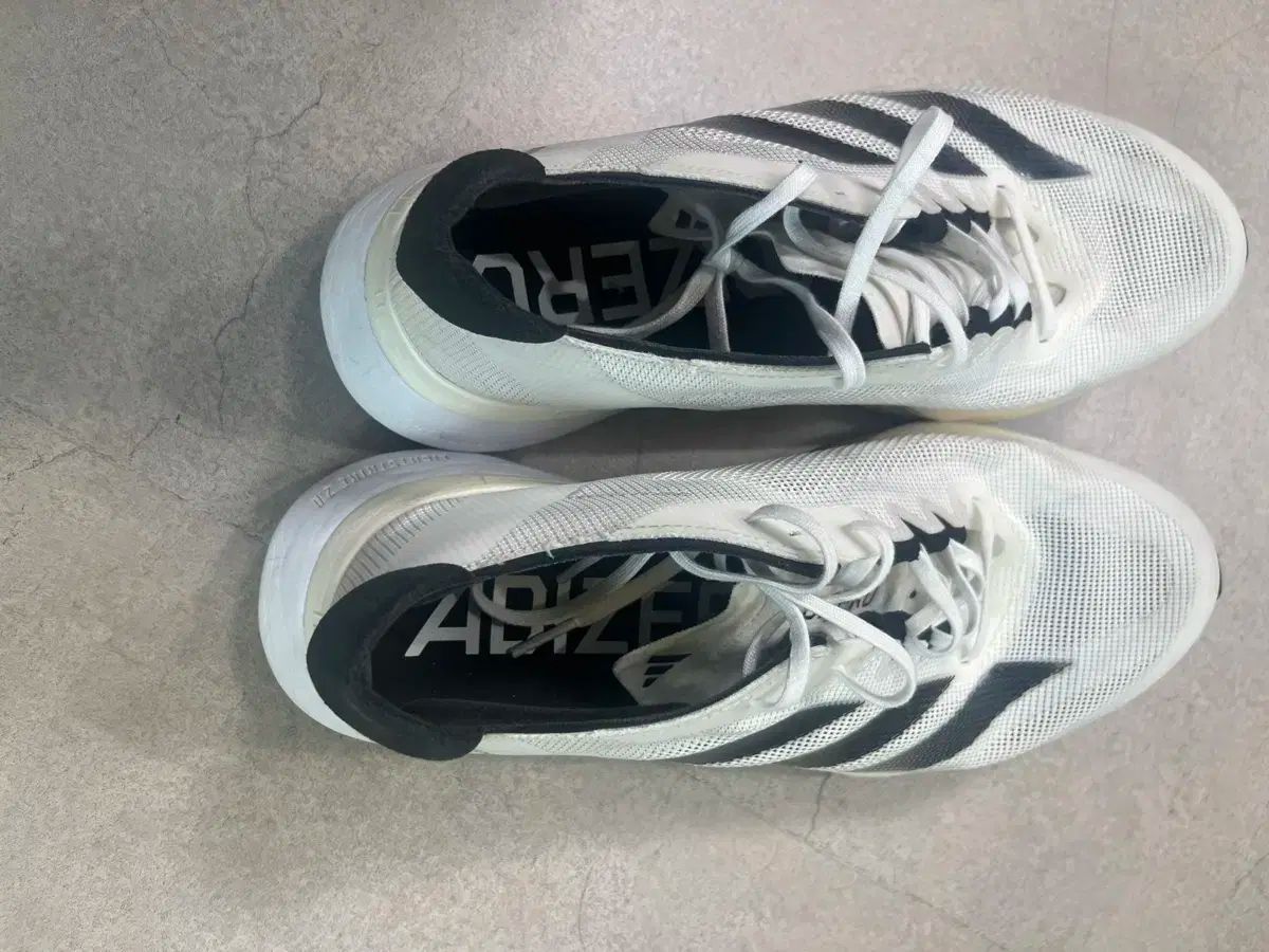 adidas アディダス