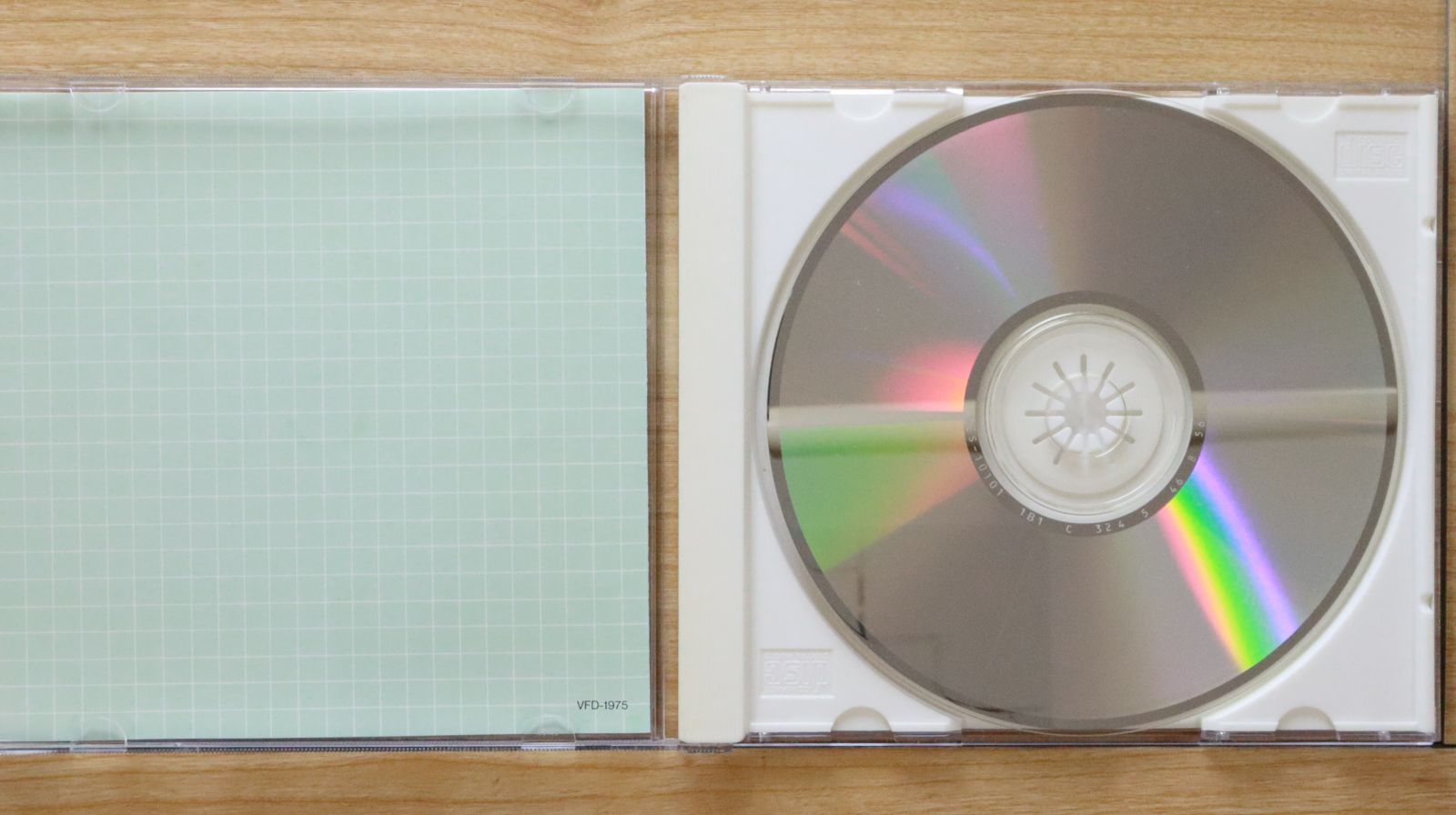 中古 90年代Ｖ系 マイナー オムニバス \"FROM THE FUTURE\" 古着サミット別注企画第2弾。コンバースの銘機ジャックパーセル