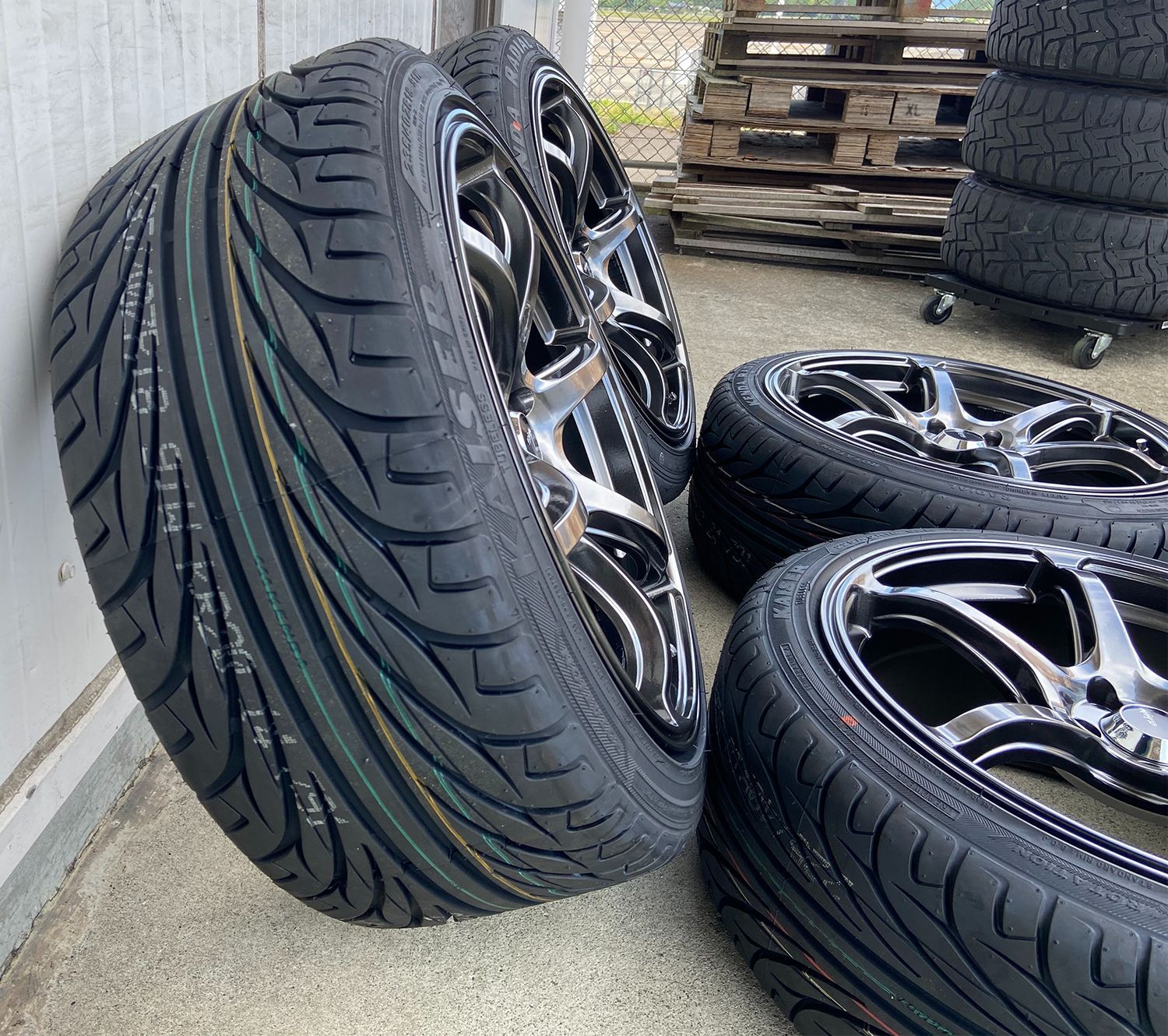 86 BRZ タイヤホイールセット 18インチ【フロント 8.5J】【リア 9.5J 】 KENDA KR20 225/40R18 235/40R18  大人気セット Acht6 - メルカリ