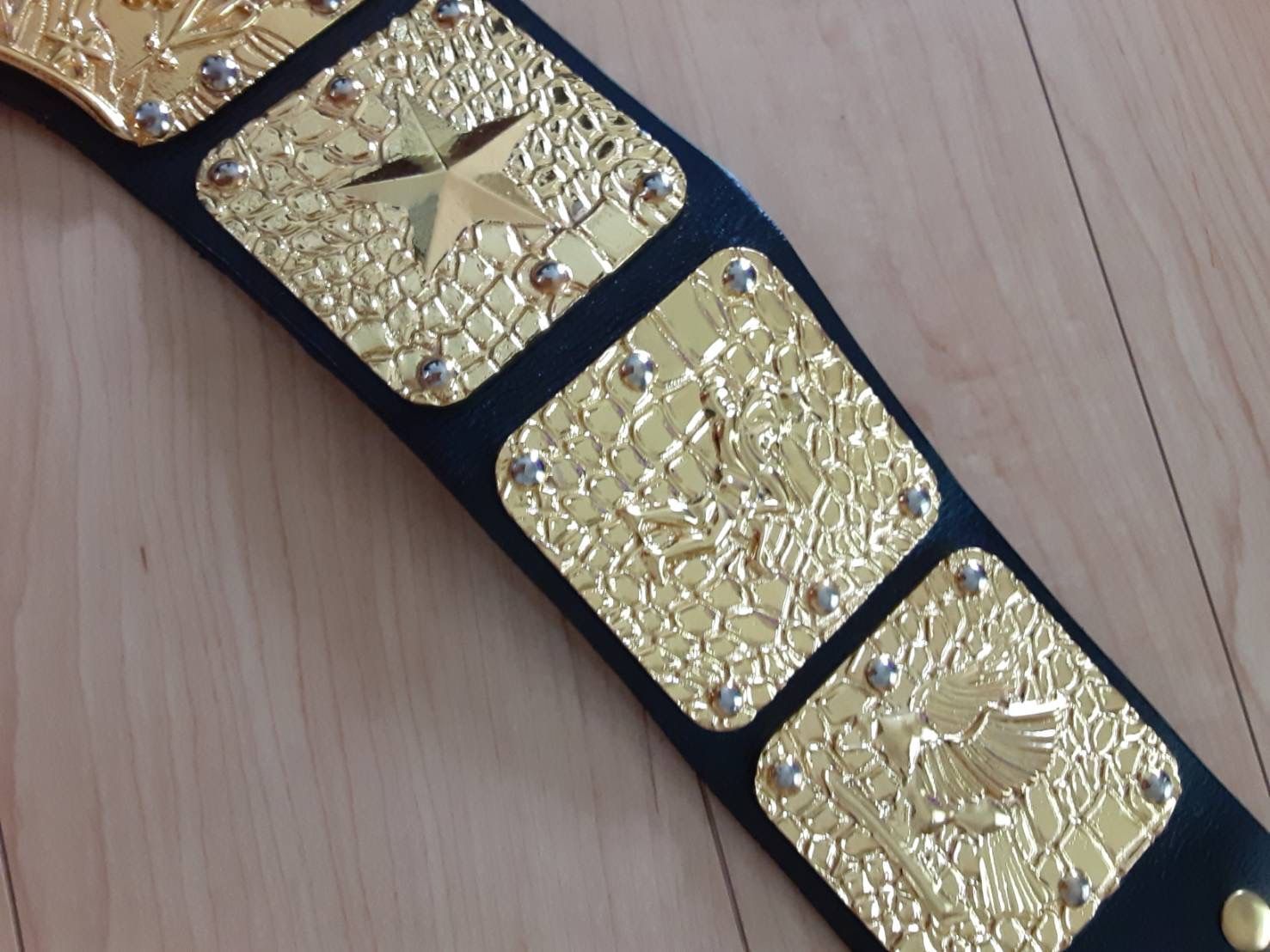 プロレス チャンピオンベルト