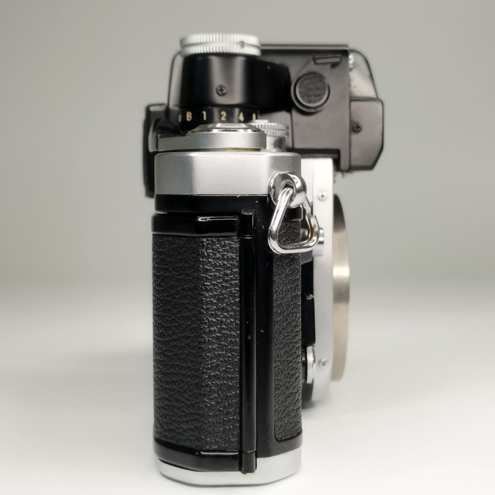 Nikon F2 Photomic シルバー ボディのみ 完全機械式35mmフィルム一眼