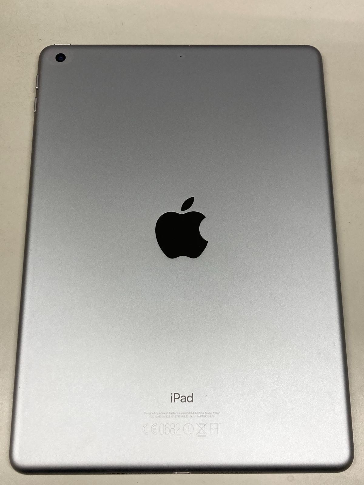 タブレット 送料無料 バッテリー100％ iPad (第5世代) Wi-Fi 32GB