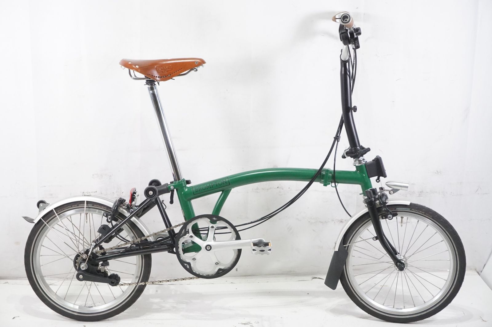 BROMPTON 「ブロンプトン」 C LINE EXPLORE MIDDLE 2022年モデル 16インチ 折り畳み自転車 / バイチャリAKIBA店