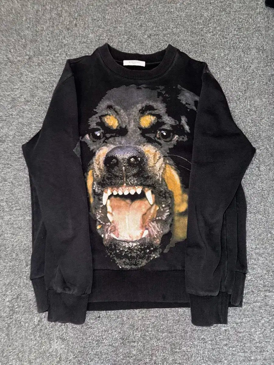 GIVENCHY ロットワイラー　ブラック トレーナー Givenchy ジバンシー トレーナー ロットワイラー 【公式通販