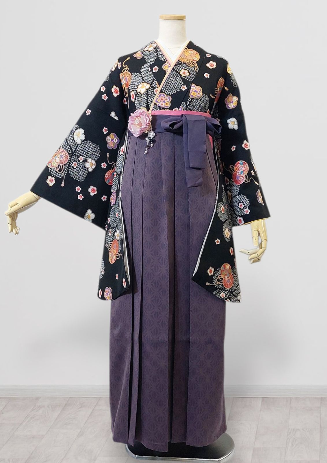 着物 袴 帯 3点セット セット販売 卒業式 に レディース袴セット 成人式 卒業式に 華やか和装 黒 ブラック グレー 麻の葉 小紋 伝統的 花紋 鞠 95-15