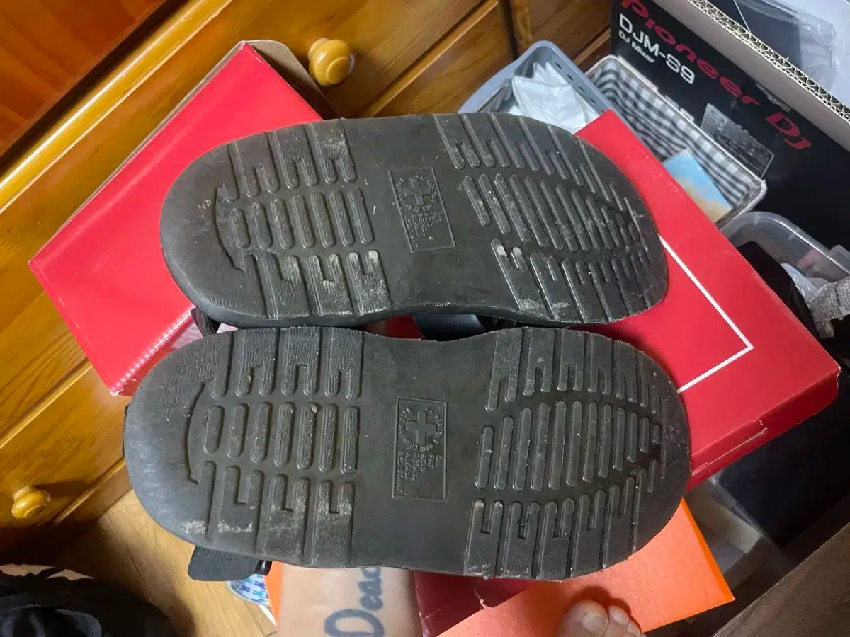  DR. MARTENS ドクターマーチン グリフォン サンダル US 8 260 サンダル サンダル