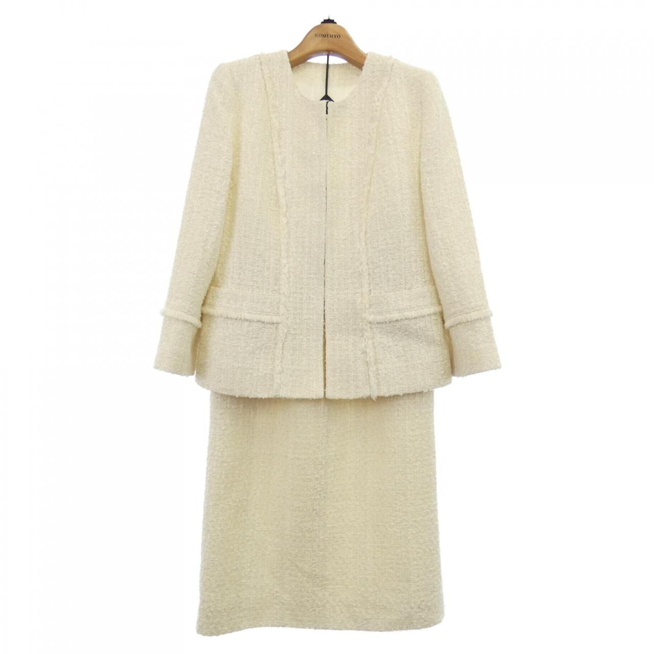 タエアシダ TAE ASHIDA セットアップ