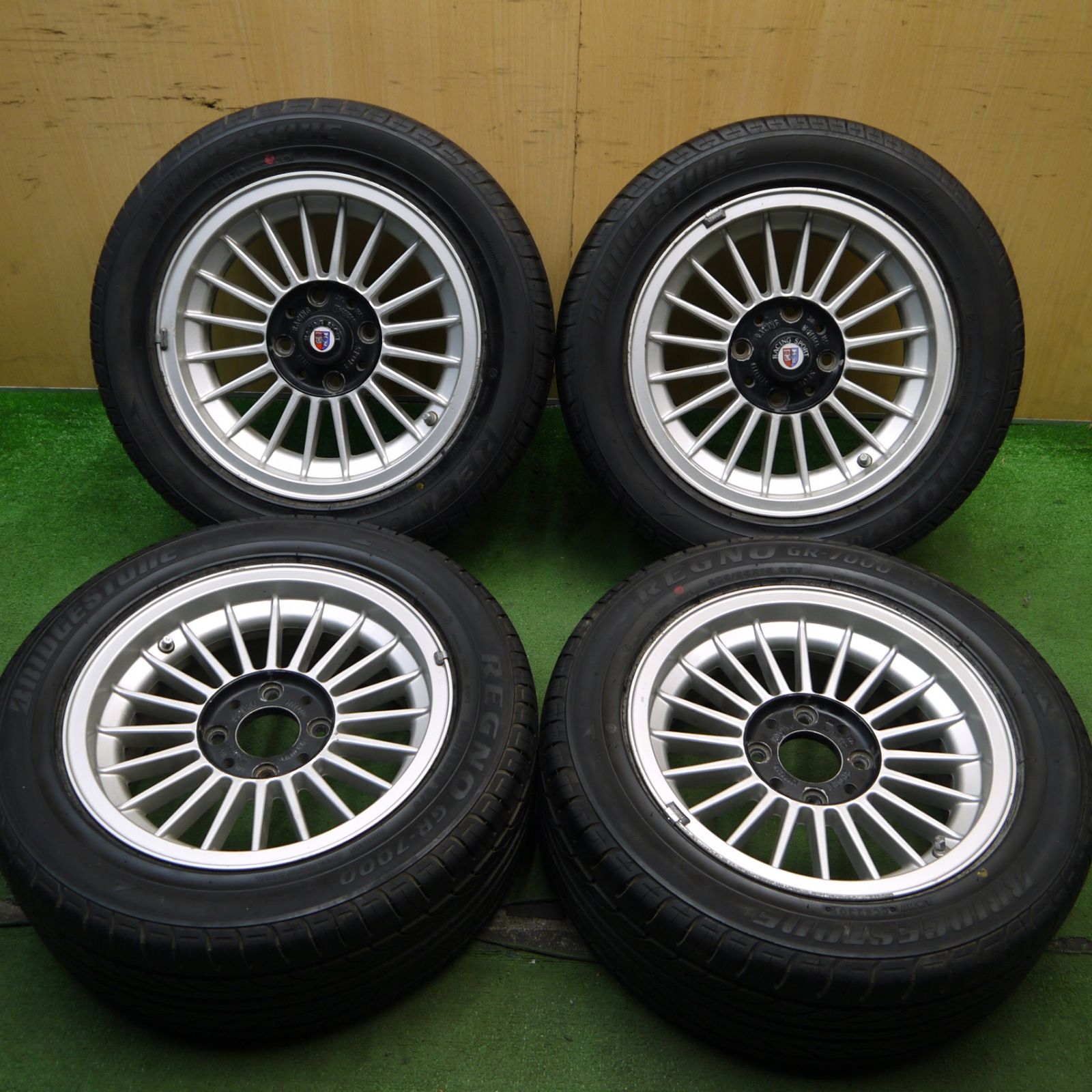 タイヤほぼ未使用RACING SPORT 205/55R15 ブリヂストン レグノ GR-7000 15インチ レーシング スポーツ PCD114.3/4H5070702Hノ