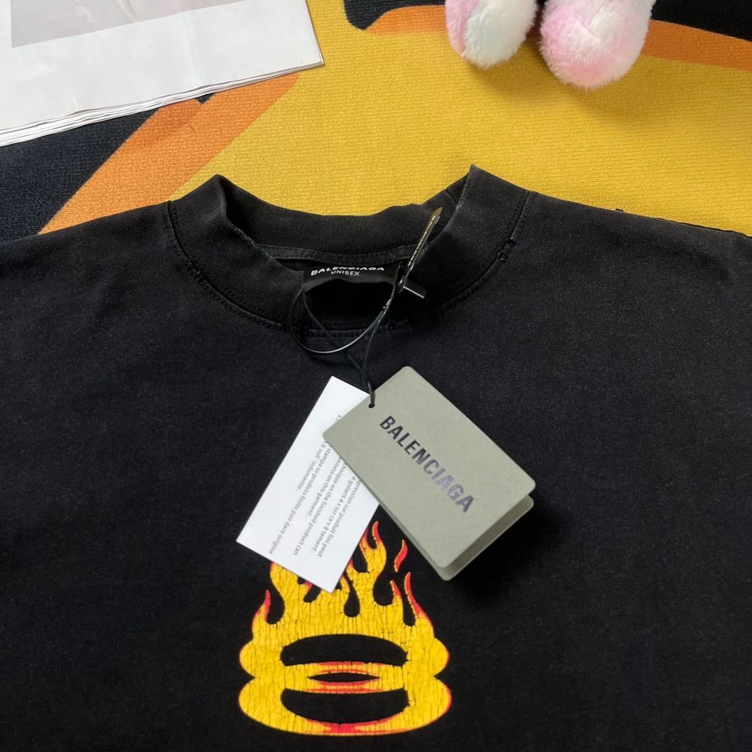 Balenciaga ブラック Burning Unity シンジャージ 長袖Tシャツ