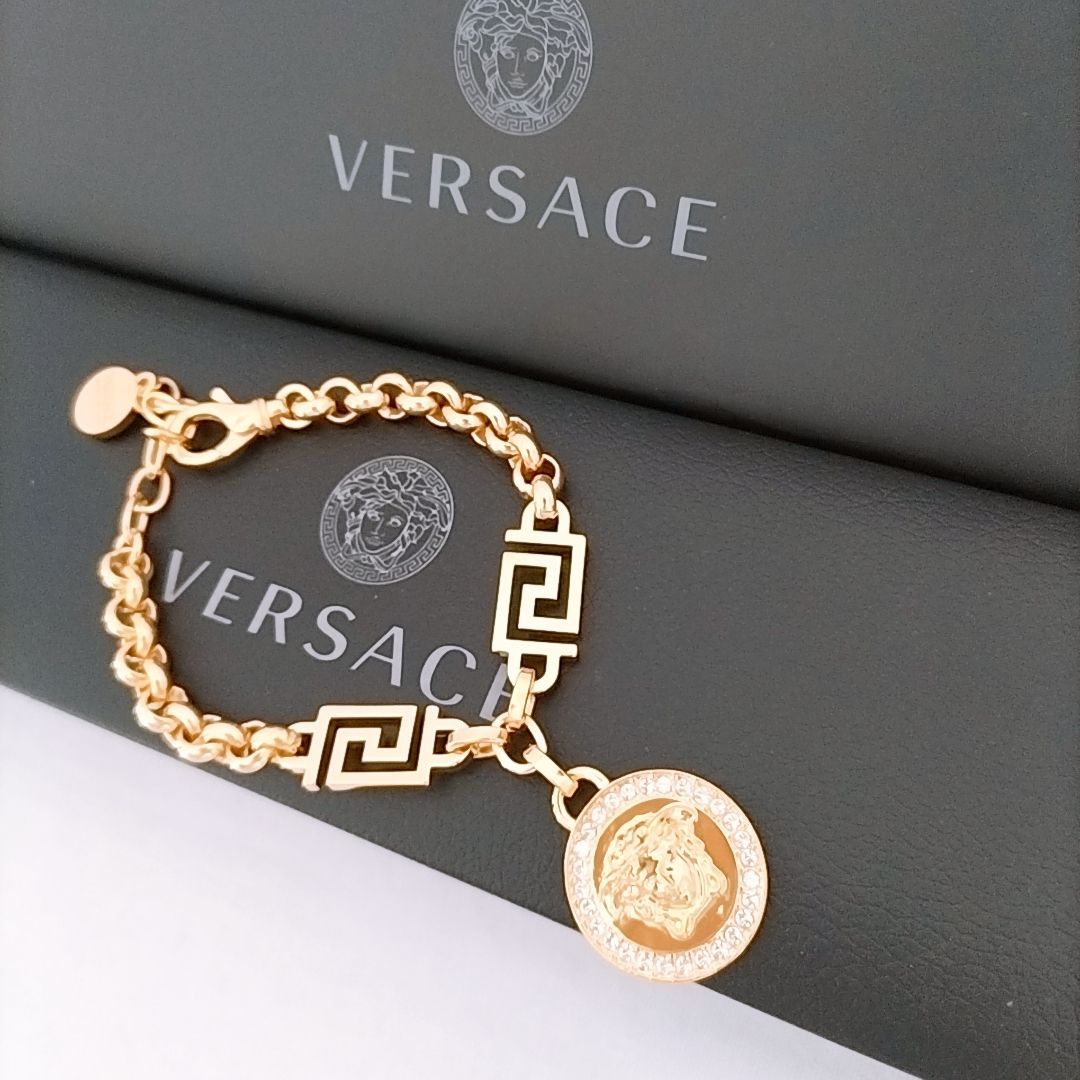 新品未使用】VERSACE クリスタル ラ メドゥーサ グレカブレスレット - メルカリ