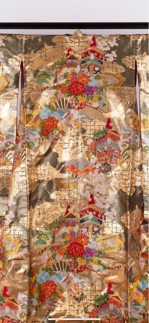 50%OFF! 125,000円→62,500円】花嫁色打掛け 金色/金刺繍 塔/牡丹模様 