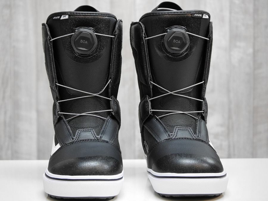 26 VANS JUVIE OG - 24.0 BLACK WHITE 子供用 小学生 スノーボード ブーツ ボア