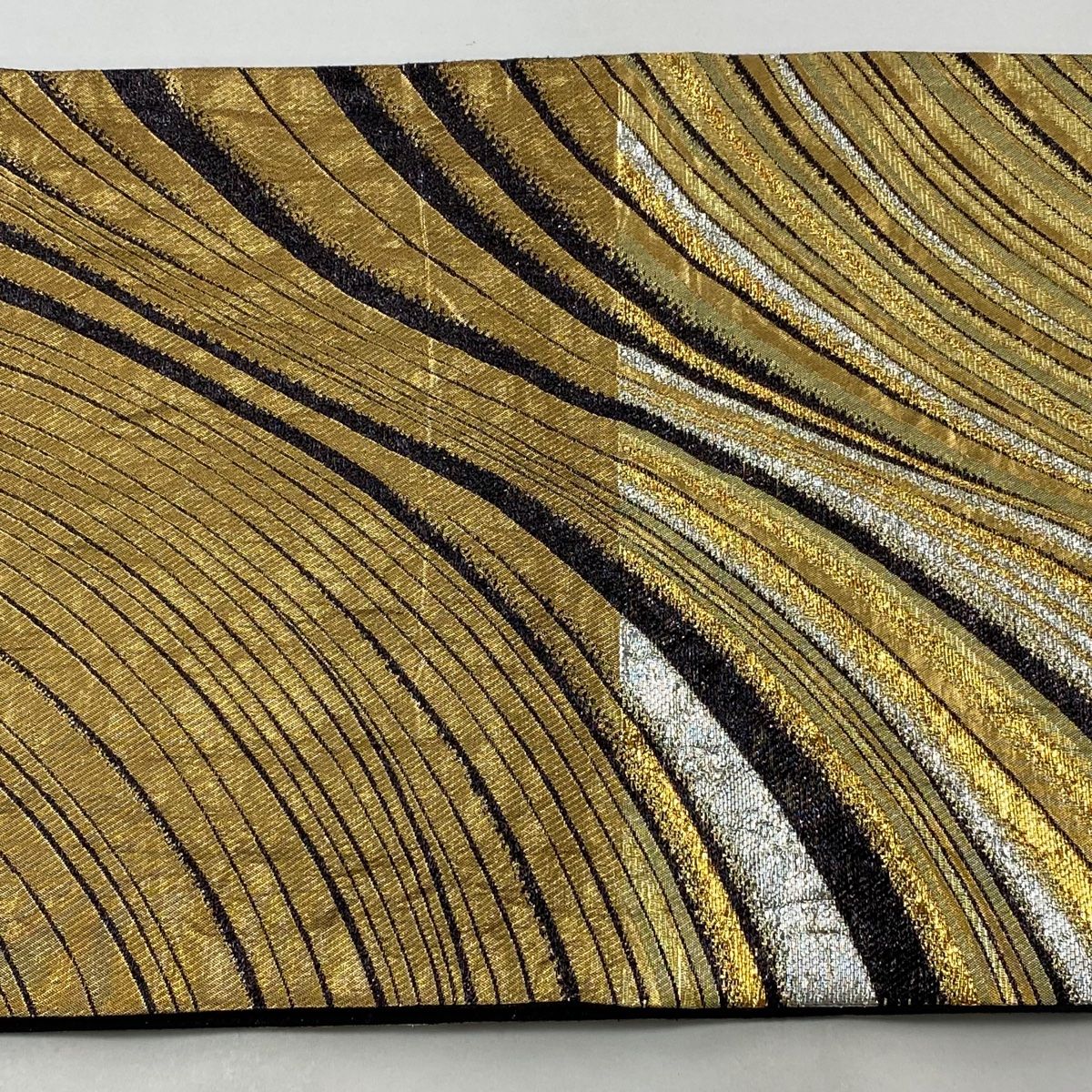 袋帯 秀品 幾何学模様 箔 金色 六通 正絹 【中古】 - メルカリ